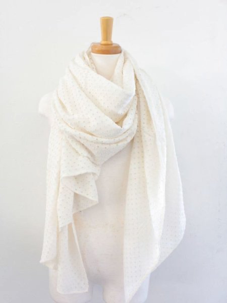 画像2: パンチングストール　バニラ (2)